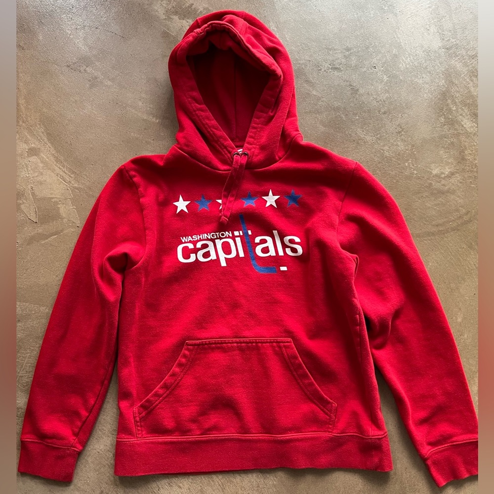 Red Washington Capitals Hoodie Size M